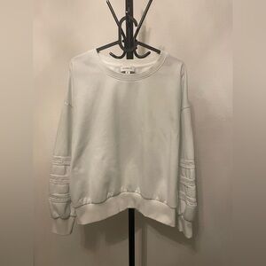 Evereve - White Sweatshirt with Eyelet Detailed Sleeves - Size medium